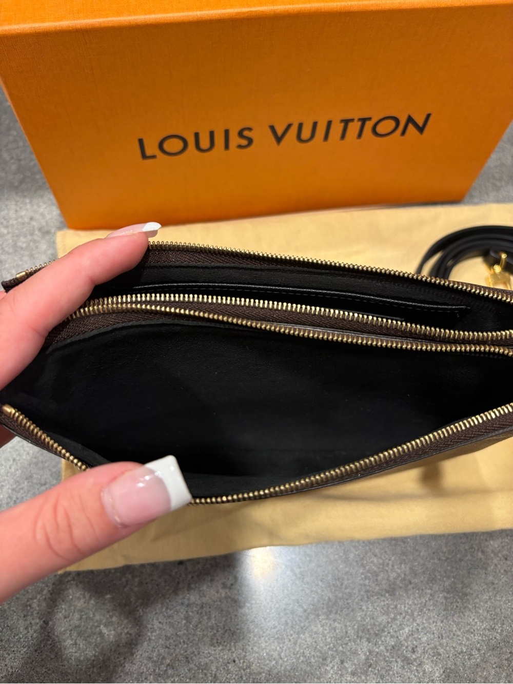 Louis Vuitton Double Zip Pochette Monogram Giant - Picture 10 of 16